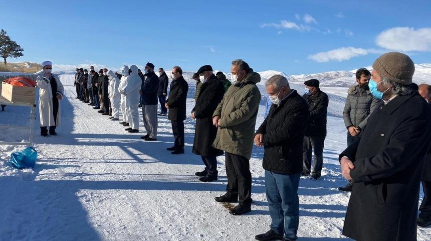 Prof. Dr. Hamdi G&uuml;le&ccedil; son yolculuğuna uğurlandı