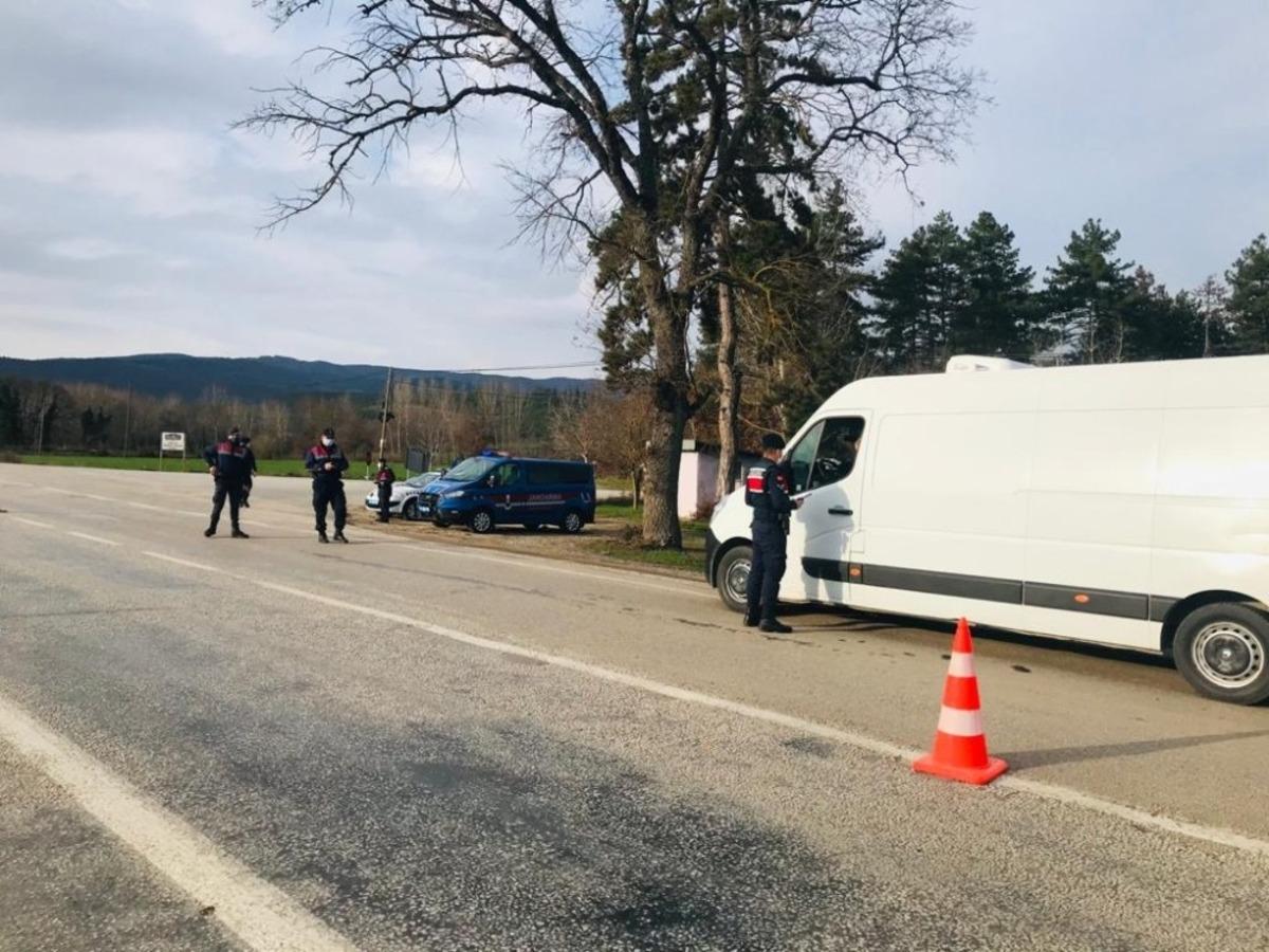 Jandarma ekiplerinden trafik denetimi