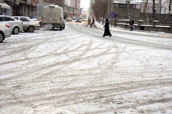 Ardahan'da kar yağışı etkili oldu G1