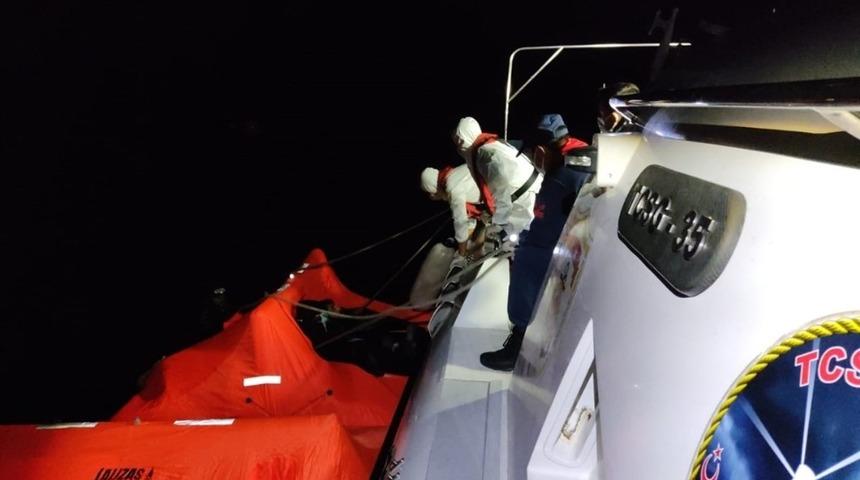 Kuşadası Körfezi’nde 72 düzensiz göçmen kurtarıldı