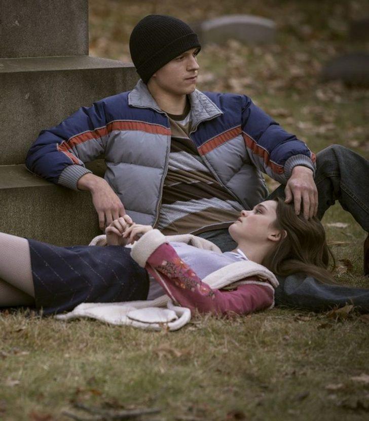 Öyle bir poster paylaştılar ki yer yerinden oynadı! Sonunda özür dilediler  G4