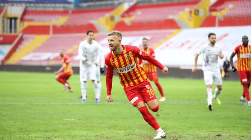 Pedro Henrique 3.gol&uuml;n&uuml; attı