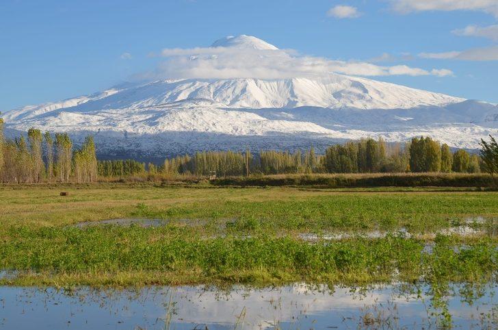 Ovanın yeşili ile bütünleşen Ağrı Dağı görenleri mest etti G4