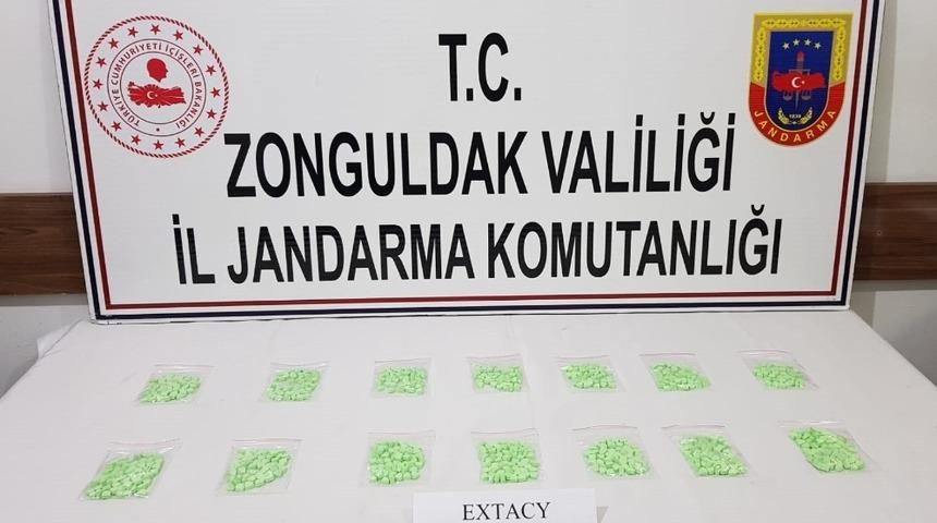 Jandarmadan uyuşturucu operasyonu: 2 g&ouml;zaltı