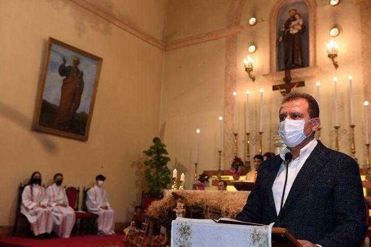 Başkan Seçer Noel ayinine katıldı G1