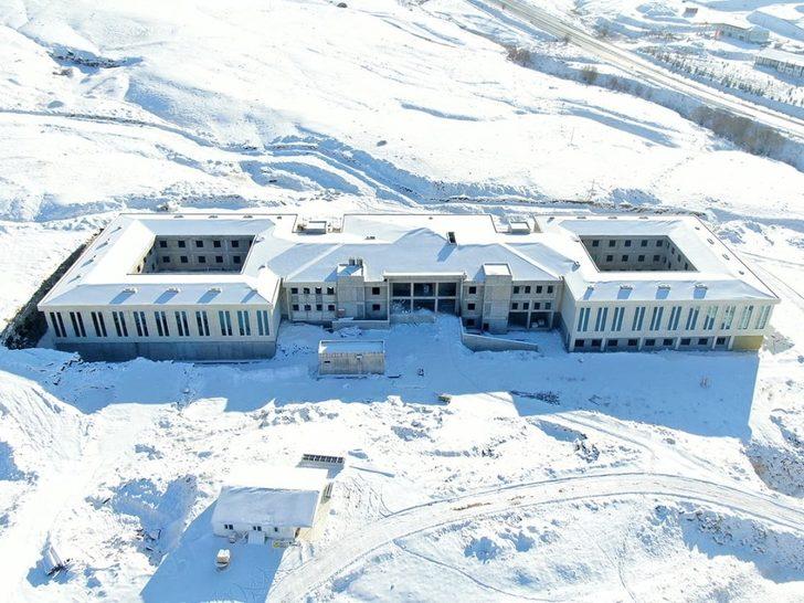 Bayburt’ta yapımı devam eden Göçmen Geri Gönderme Merkezi yüzde 75 seviyeye ulaştı G2