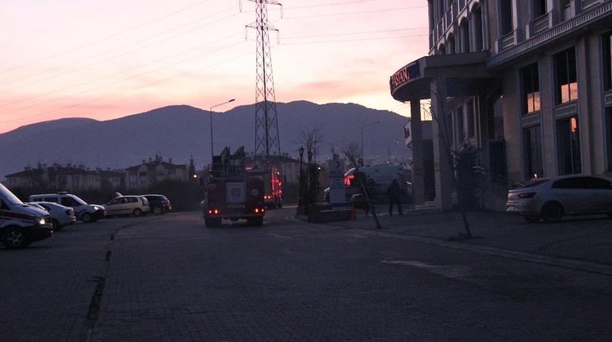 Özel hastanenin klimasından çıkan yangın paniğe sebep oldu
