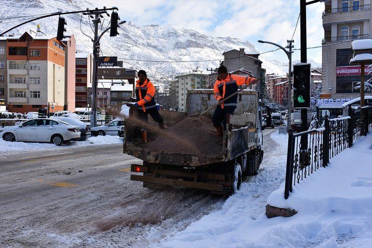 Doğu Karadeniz'deki 3 ilde kar nedeniyle 112 köy yolu ulaşıma kapandı G2