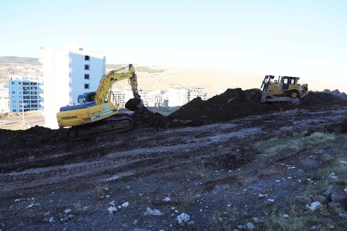 Karak&ouml;pr&uuml;&rsquo;de kapalı y&uuml;zme havuzu &ccedil;alışmaları başladı