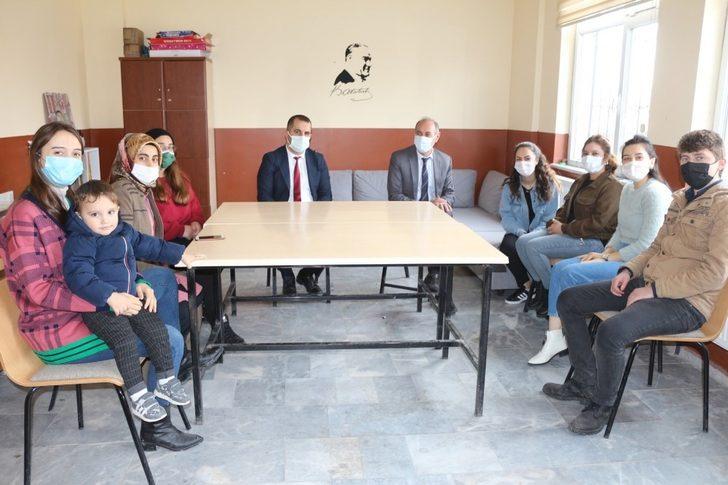 Bulanık Milli Eğitim Müdürü Tunçel,  okulları gezdi G3