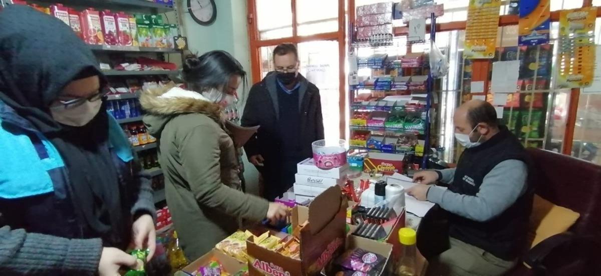 Market ve bakkallarda gıda denetimi yapıldı