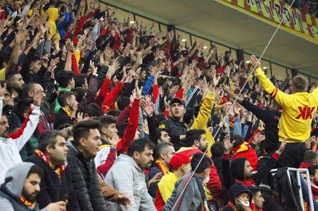 Kayserispor taraftarından futbolculara uyarı