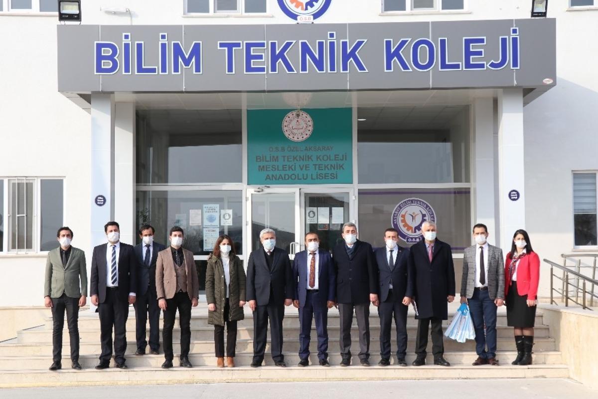 AS&Uuml; Rekt&ouml;r&uuml; Şahin Bilim Teknik Kolejinde