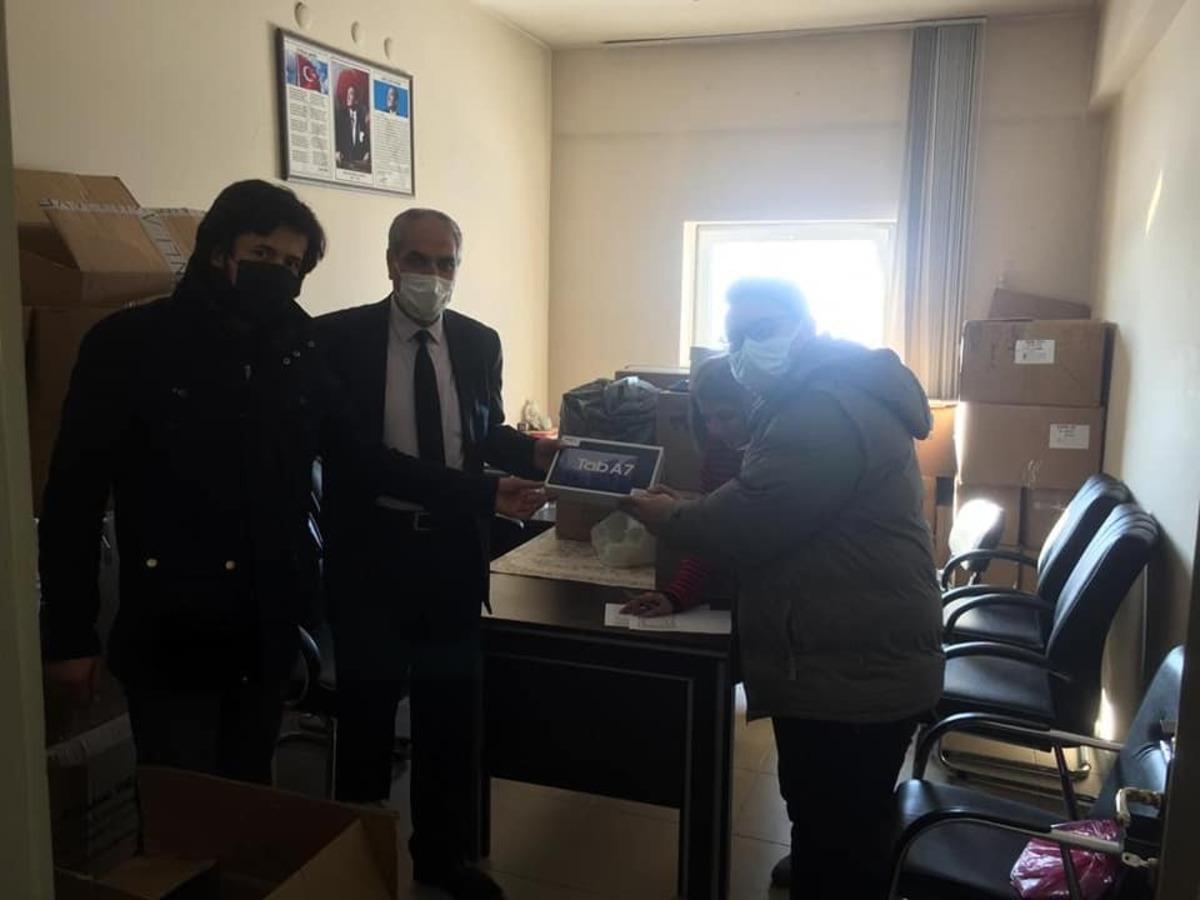 Saray&rsquo;da 170 &ouml;ğrenciye tablet desteği