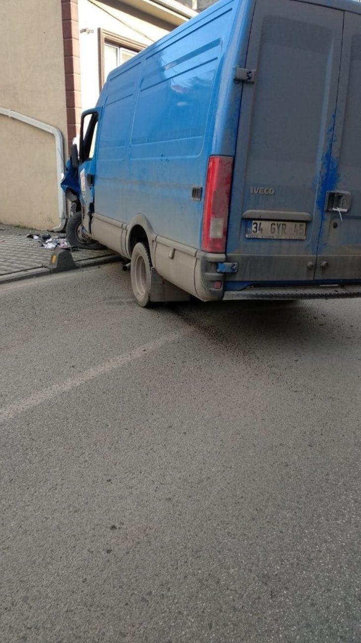 Önce mantar taşa sonra evin duvarına çarptı: 2 yaralı G2