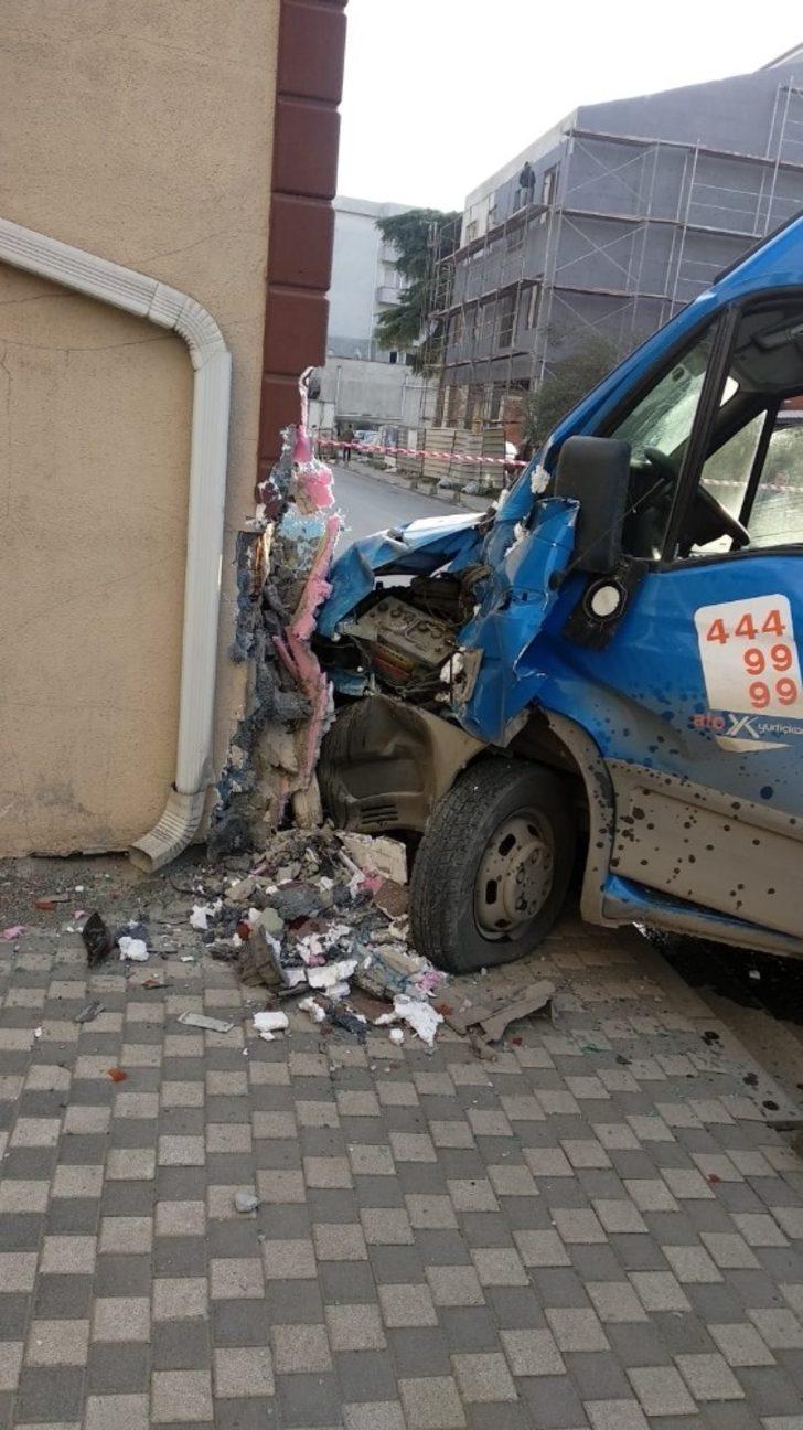 Önce mantar taşa sonra evin duvarına çarptı: 2 yaralı G4