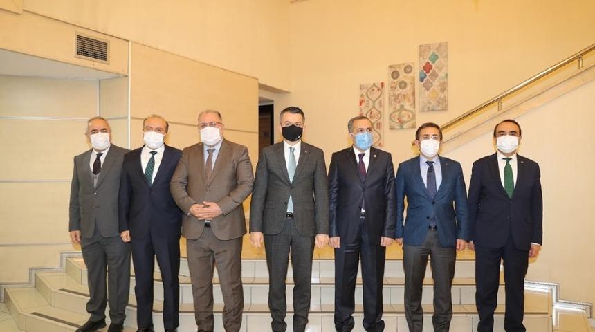 Van milletvekilleri, Tarım ve Orman Bakanı Pakdemirli’den yeni projeler talep etti