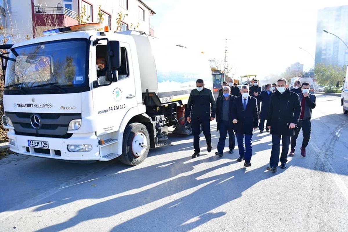 Başkan &Ccedil;ınar, temizlik ve yol yenileme hizmetlerini inceledi