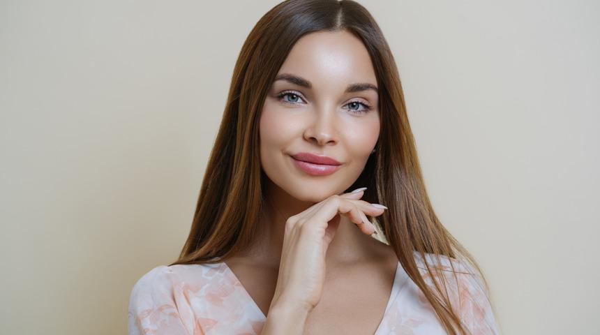 Ünlülerin güzellik sırrı jawline dolgu uygulaması nedir? 