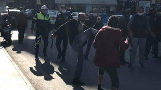 Kimlik soran polise bıçak çeken göçmen gözaltına alındı