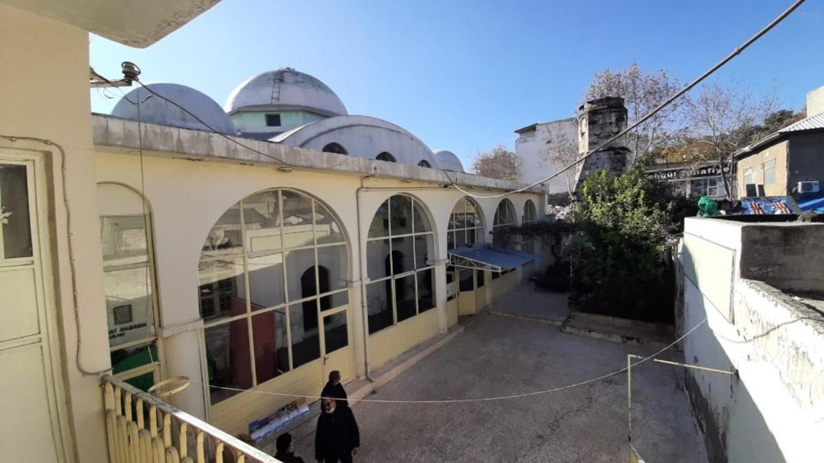 Restore edilecek &Ccedil;arşı Camii&rsquo;nde son namaz kılındı