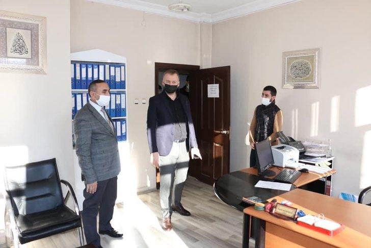 Hizan Kaymakamı Yelek, ilçe müftülüğünü ziyaret etti G3