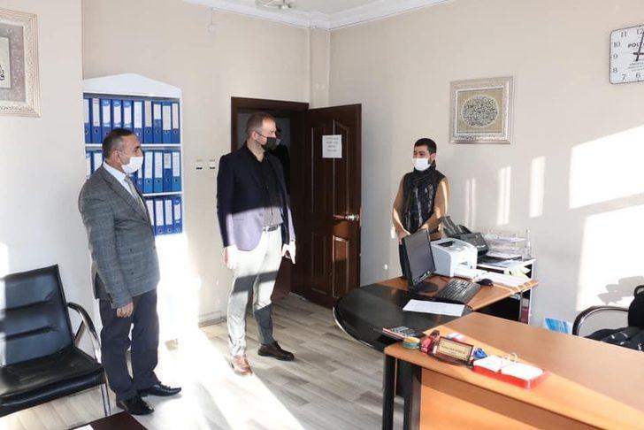 Hizan Kaymakamı Yelek, ilçe müftülüğünü ziyaret etti G4