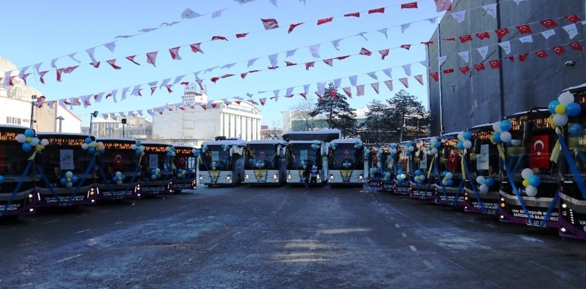 Van B&uuml;y&uuml;kşehir Belediyesi tarafından alınan 22 otob&uuml;s hizmete başladı