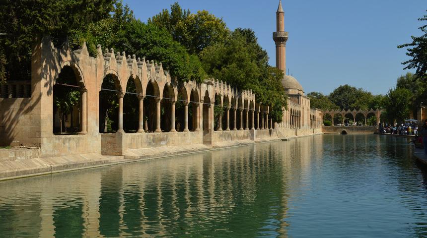 Şanlıurfa Balıklıgöl nerede, nasıl gidilir? Şanlıurfa Balıklıgöl yol tarifi - Şanlıurfa Balıklıgöl hikayesi