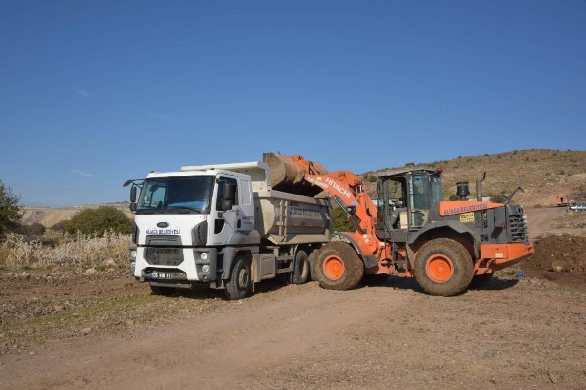 Aliağa Belediyesi ekipleri, Karak&ouml;y&rsquo;de el değmedik yer bırakmıyor