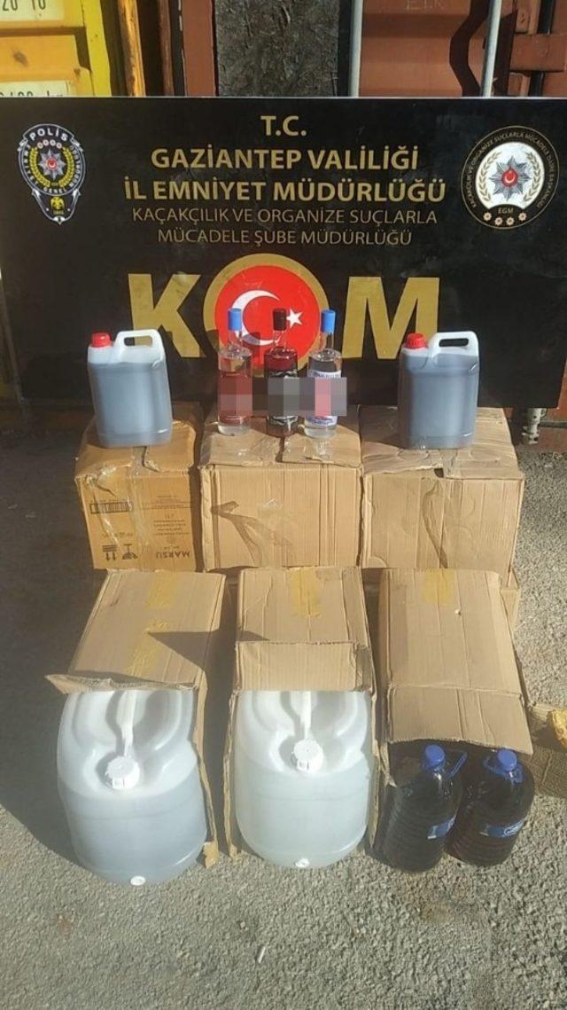 Gaziantep’te 111 şişe sahte alkol ve 90 litre dökme içki yakalandı