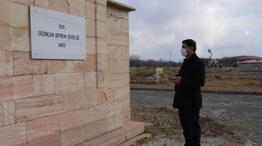 Aksun&rsquo;dan Deprem Şehitliği Anıtına ziyaret