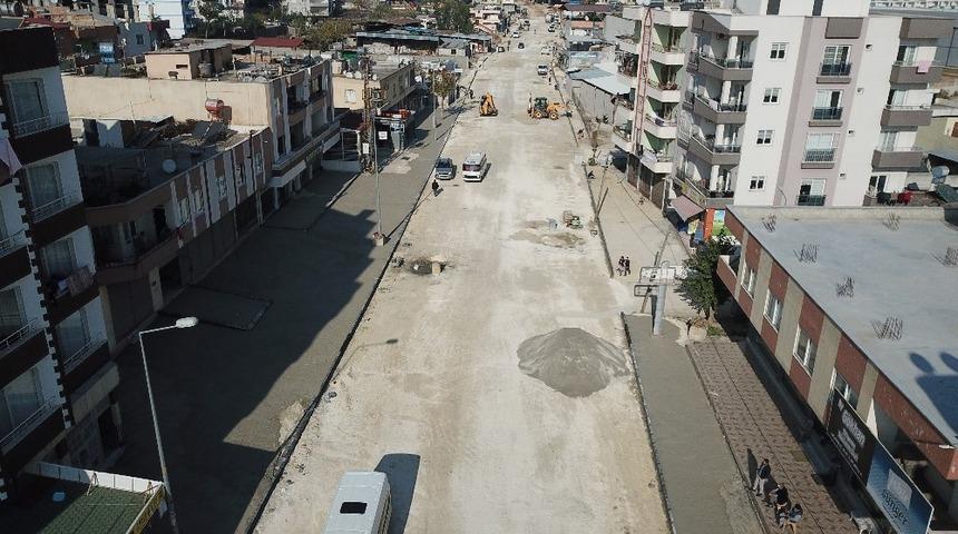Mersin&rsquo;de bir&ccedil;ok noktada asfalt &ccedil;alışması s&uuml;r&uuml;yor