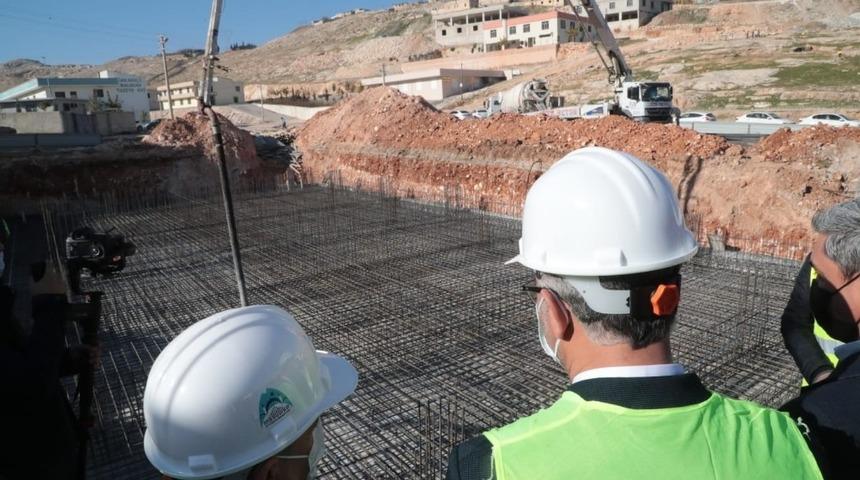 Eyy&uuml;biye&rsquo;de yarı olimpik y&uuml;zme havuzunun temeli atıldı