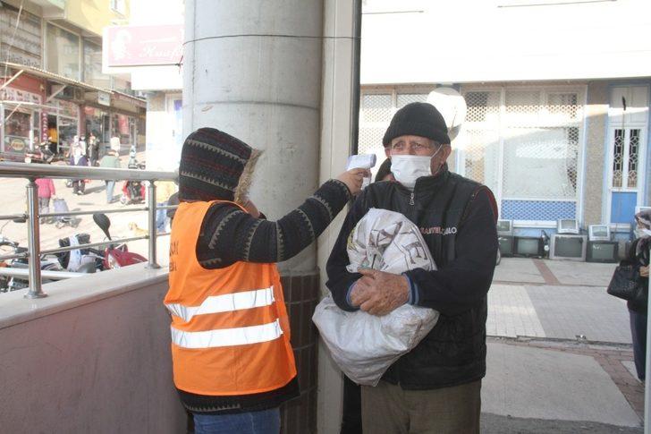 Kuyucak’ta pazar yerlerinde tedbir elden bırakılmıyor G3