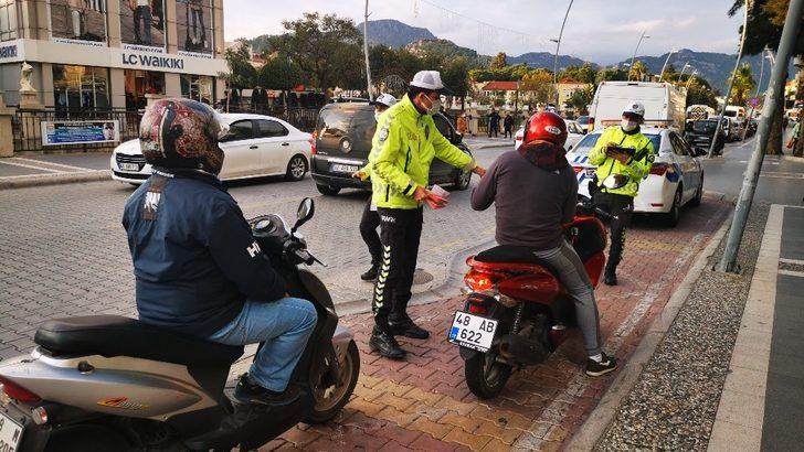 Marmaris’te ‘’ Kaskım Kafamdaki kaskom’’ broşürleri dağıtıldı G3