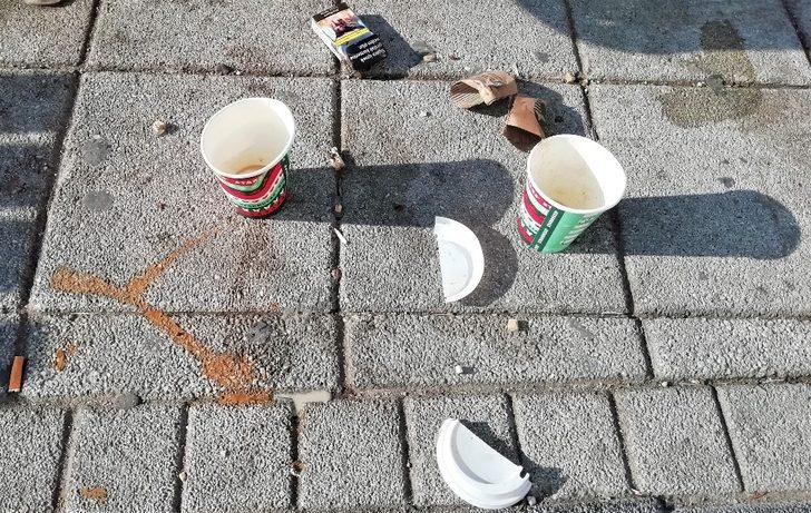 Çöp kovası varken yere atmayı seçtiler G4