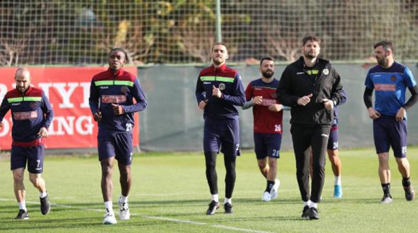 Aytemiz Alanyaspor &ccedil;ıkışa ge&ccedil;mek istiyor