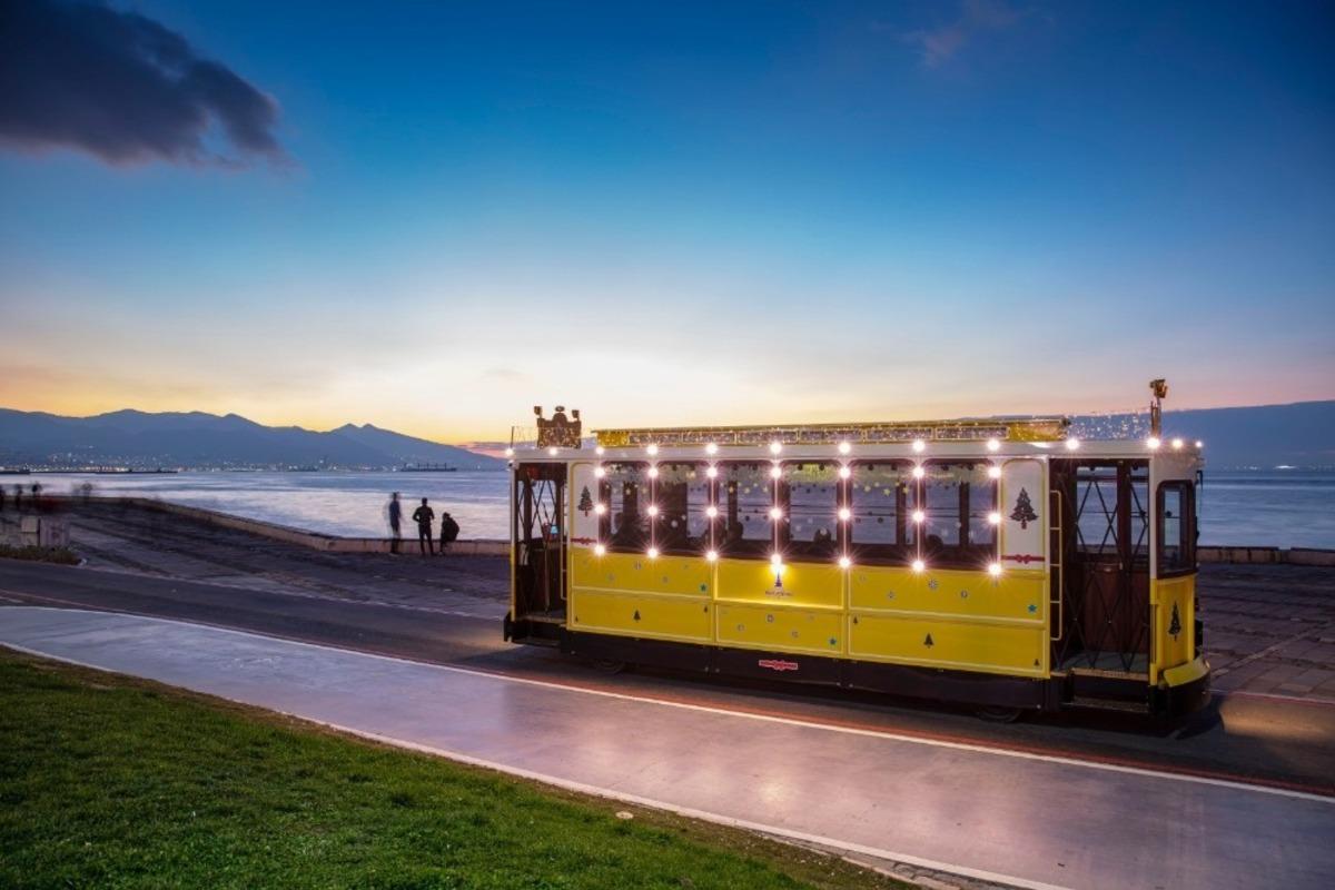 Nostaljik tramvay &Ccedil;iğdem yeni yıl i&ccedil;in s&uuml;slendi