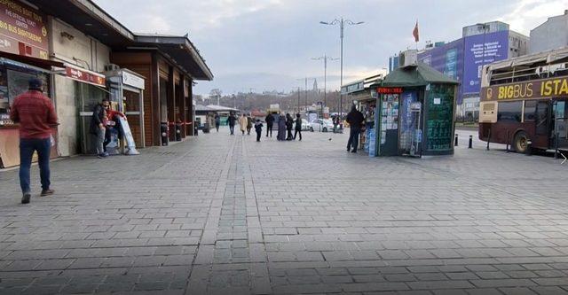 İstanbul’un meydanları turistlere kaldı