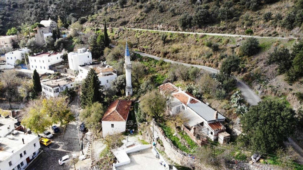 20 yıl sonra tekrar ezan sesleri y&uuml;kselecek