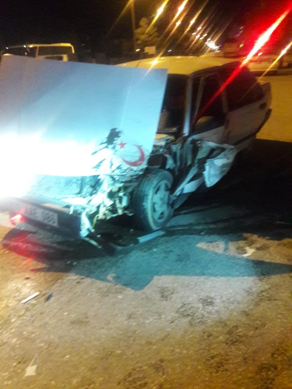 Jandarma ekiplerinden ka&ccedil;arken kazaya karıştı, 3 yaralı