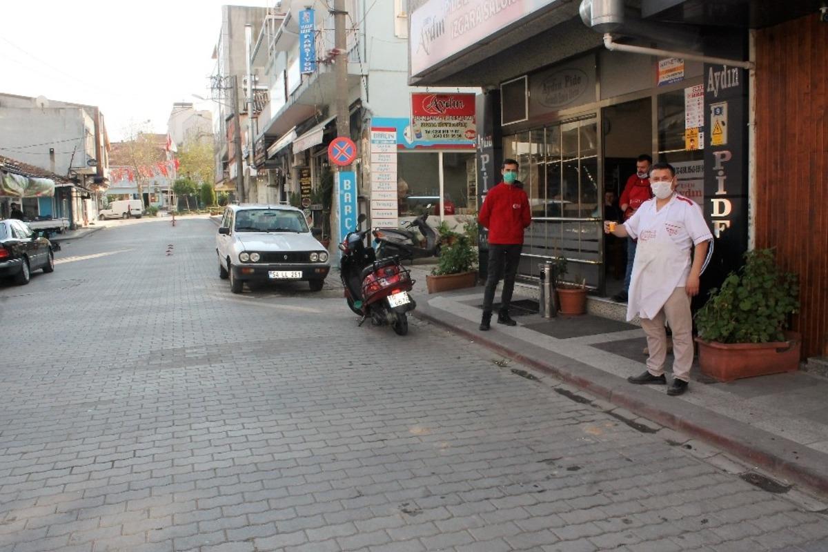 Manyas&rsquo;ta Cadde ve meydanlar boşaldı