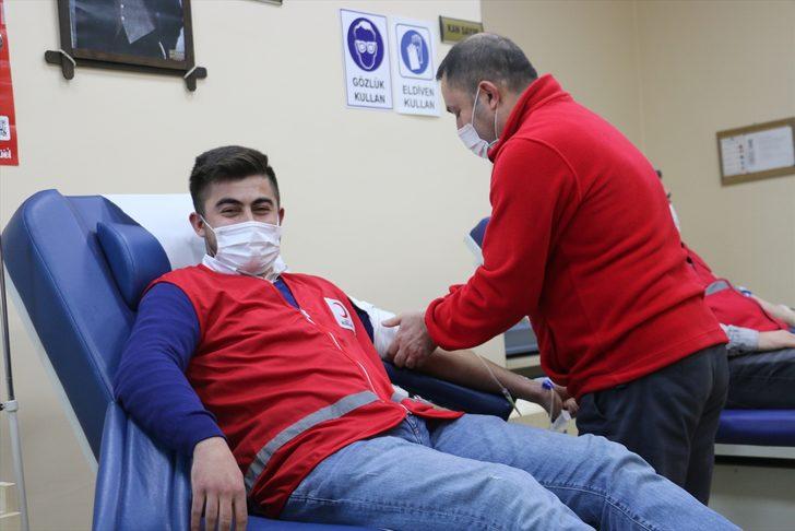 Siirt Kızılay gönüllüleri kan bağışında bulundu G3