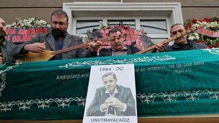 Engin Nurşani deyişlerle son yolculuğuna uğurlandı