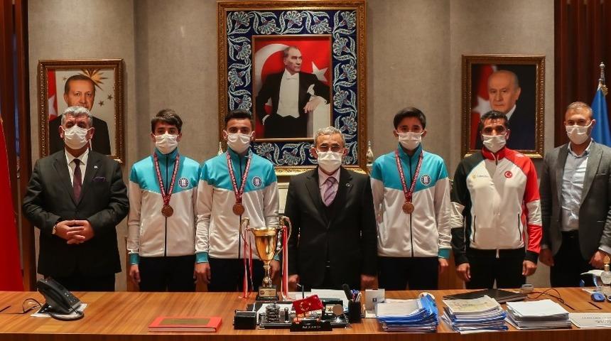 K&uuml;tahya&rsquo;nın gururu oldular