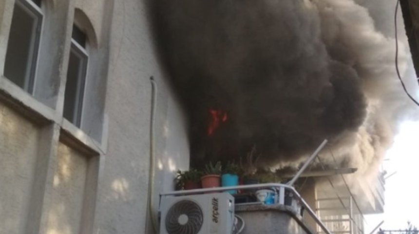 Adana’da psikolojisi bozuk genç kız evi ateşe verdi