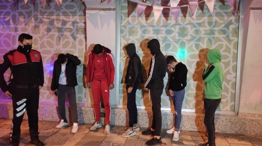 Denizli'de 6 kişiyle kaçmaya çalışan taksi şoförünü yunus timleri durdurdu