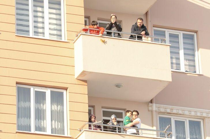 İpekyolu Belediyesi soğuk havayı mini konserle ısıtıyor G5