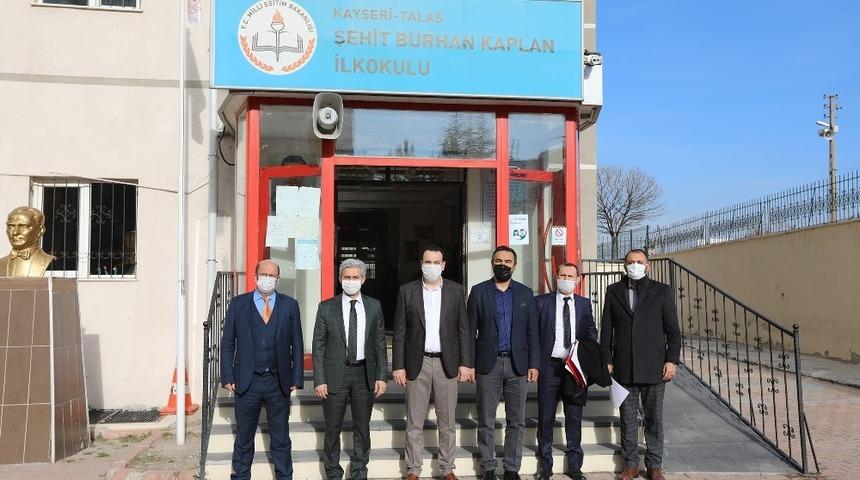 Talas&rsquo;ta kışlık ayakkabılar sahiplerine teslim edildi